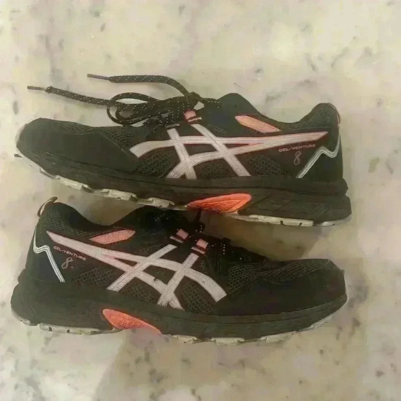 ASICS sneakers size 9 - Picture 2 of 5